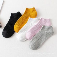 Wholesale High quality fashion solid color cotton knitted ankle socks men